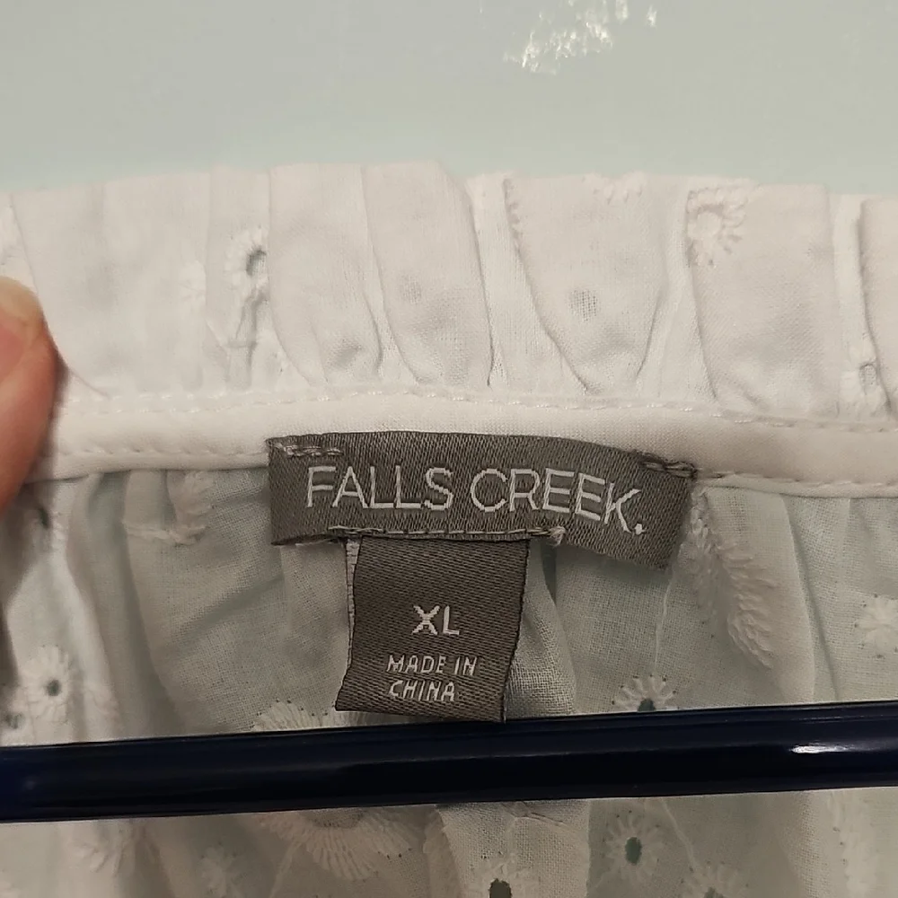 Falls Creek White Eyelet Women's Top. Size Xl. Nwt. - Picture 2 of 5